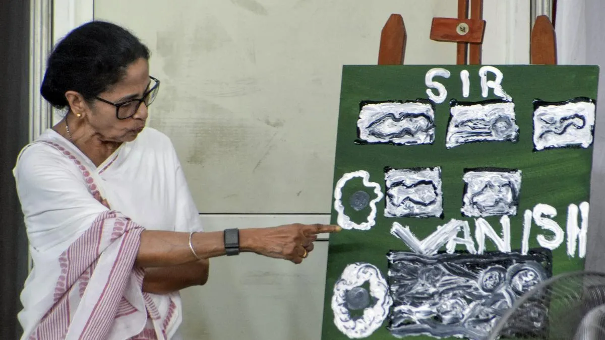 Mamata&nbsp;ends&nbsp;SIR stir, says game is not yet over